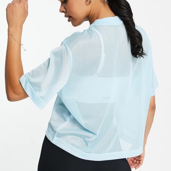 Under Armour training short sleeve top blue size large PTP 25 in length 23 in - Picture 2 of 6